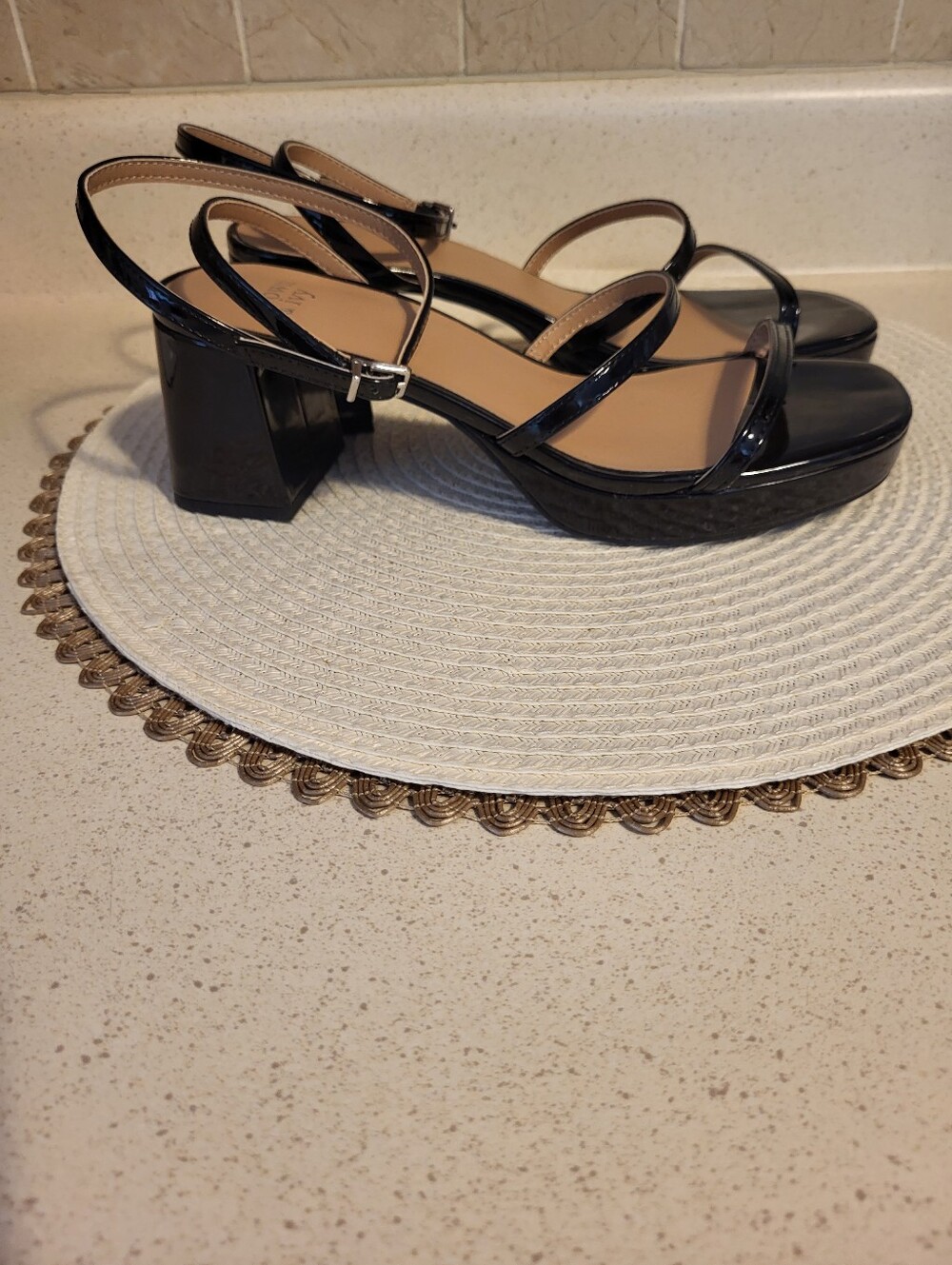 Crown & Ivy Black Candace Women's Strappy Black Patent Sandals - Size 7